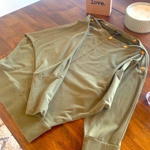 Long sleeve Stella &Dot pullover